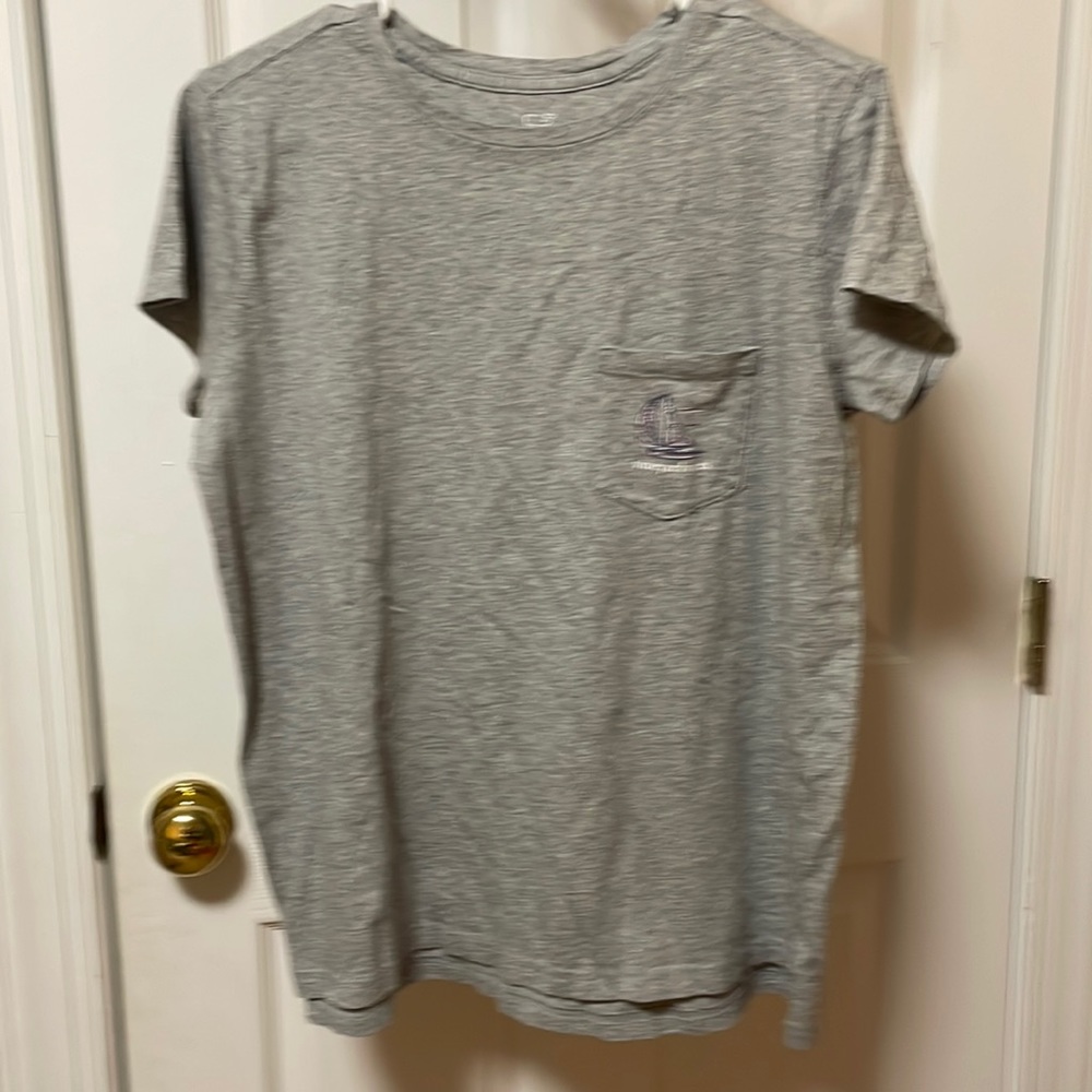 Vineyard vines gray tee womens medium